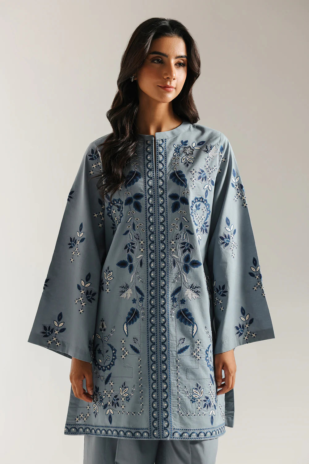 EMBROIDERED SUIT