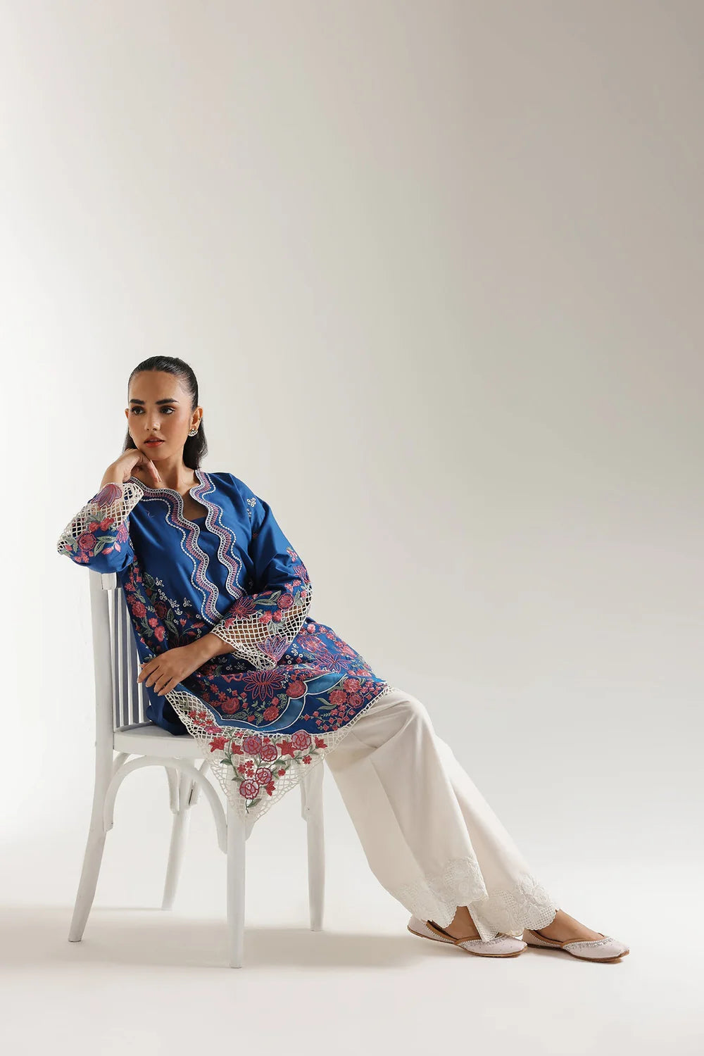 EMBROIDERED SUIT