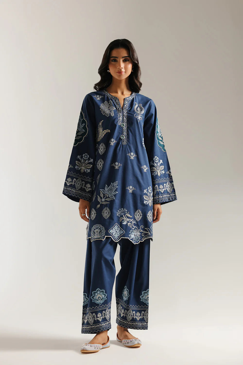 EMBROIDERED SUIT