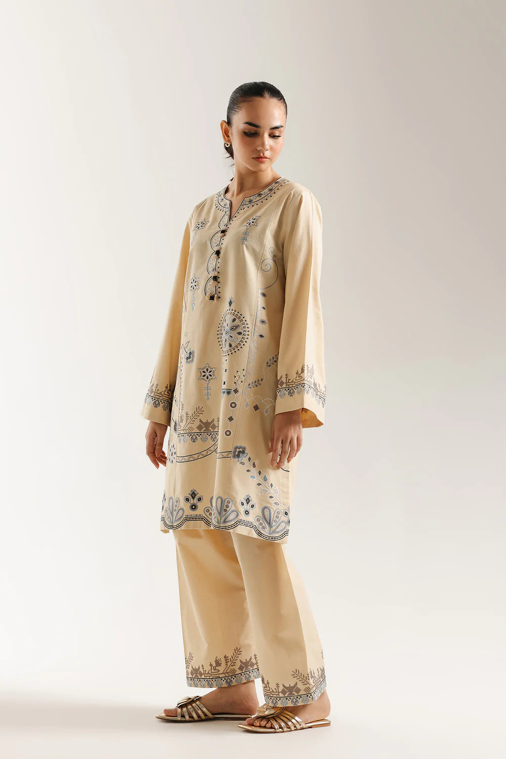 EMBROIDERED SUIT
