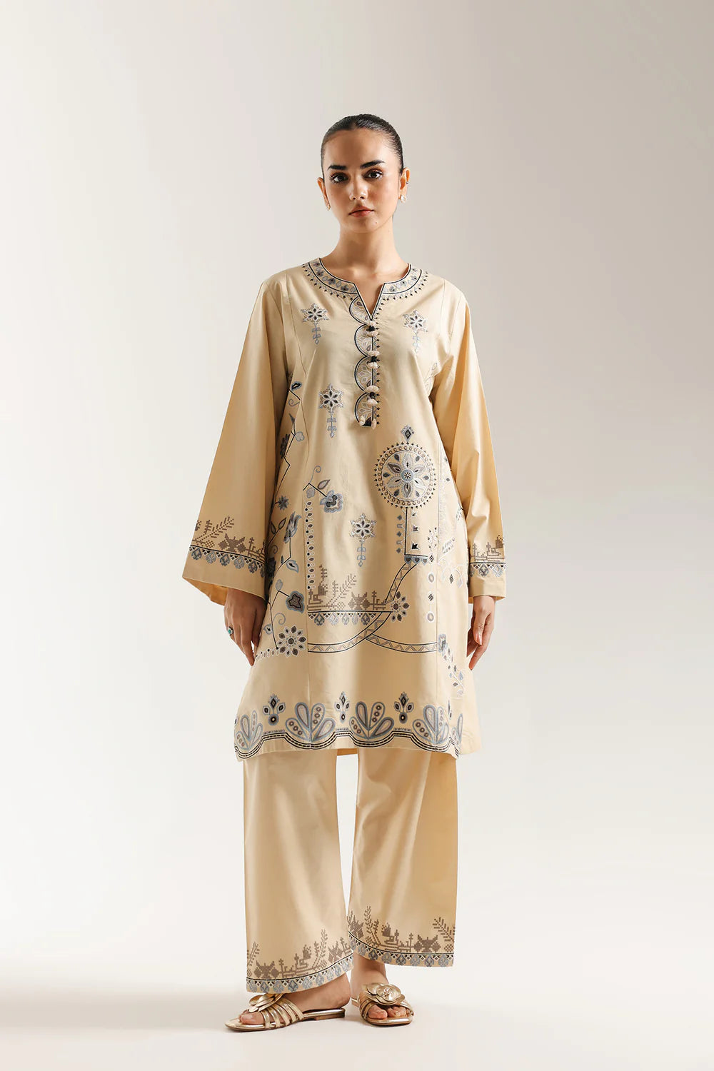 EMBROIDERED SUIT