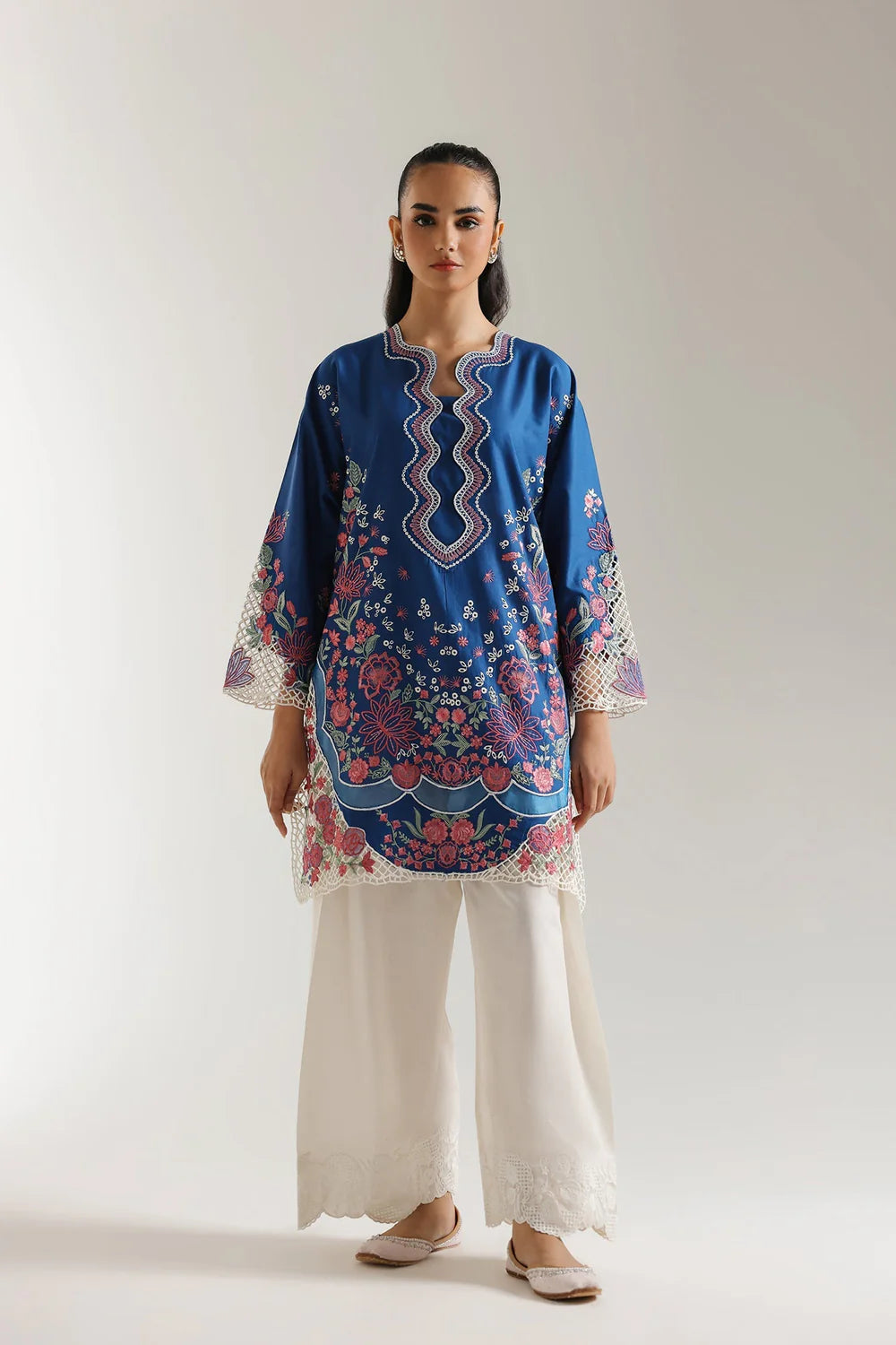 EMBROIDERED SUIT