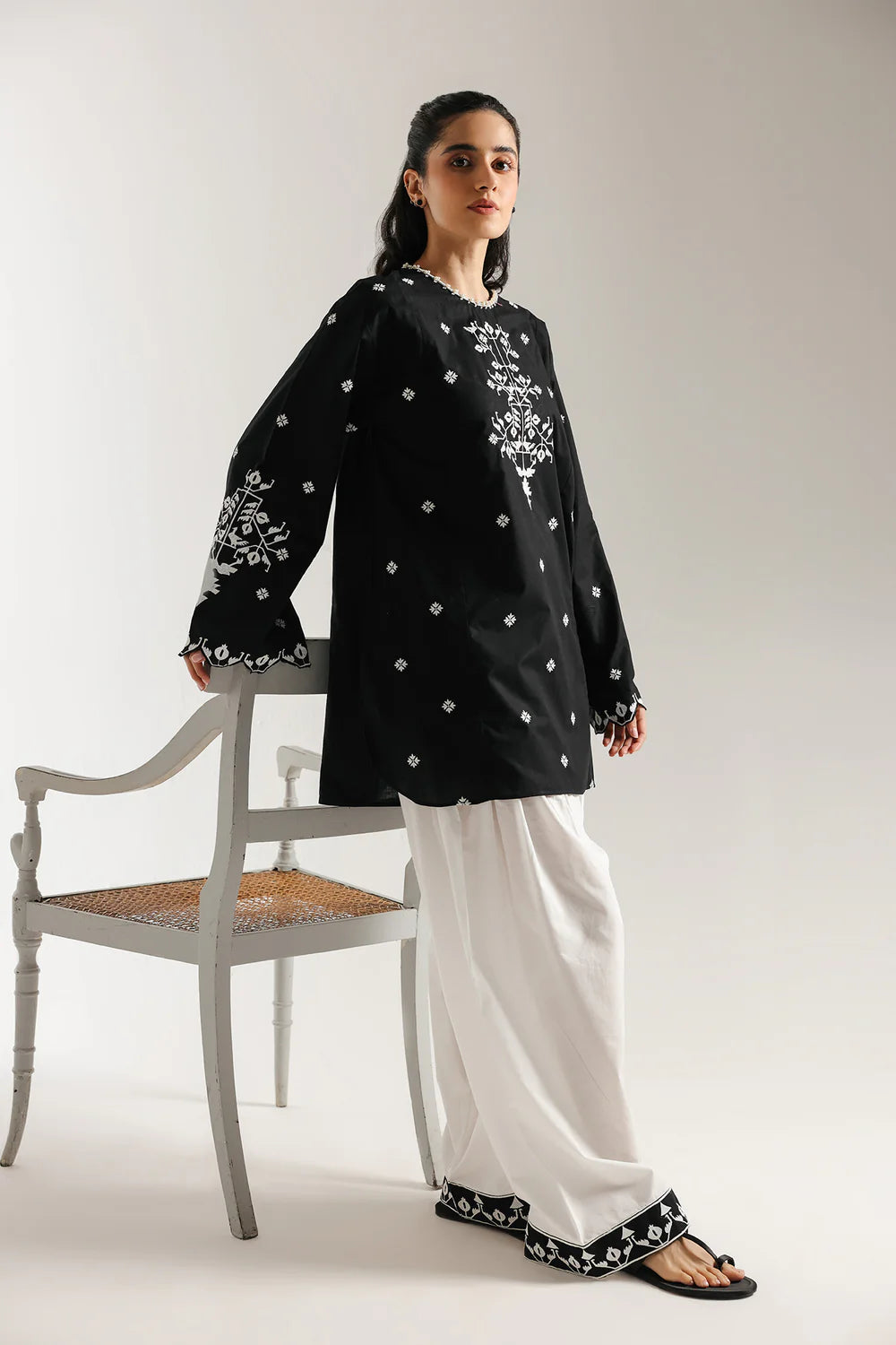 EMBROIDERED SUIT