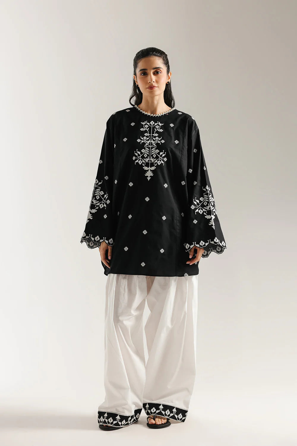 EMBROIDERED SUIT