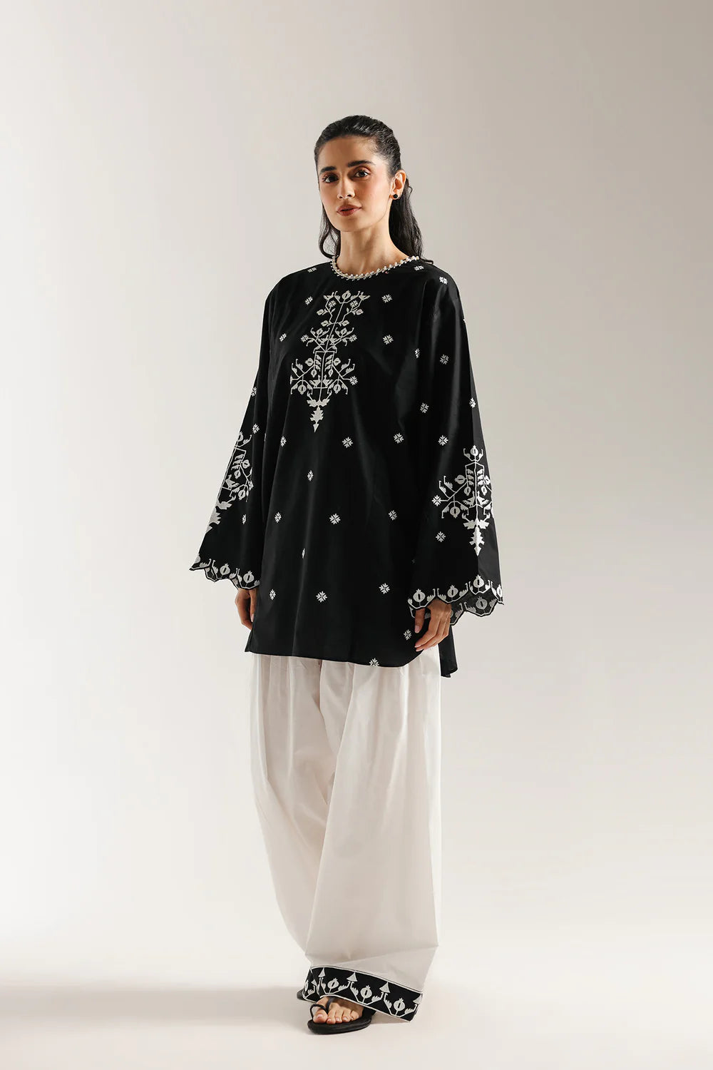 EMBROIDERED SUIT