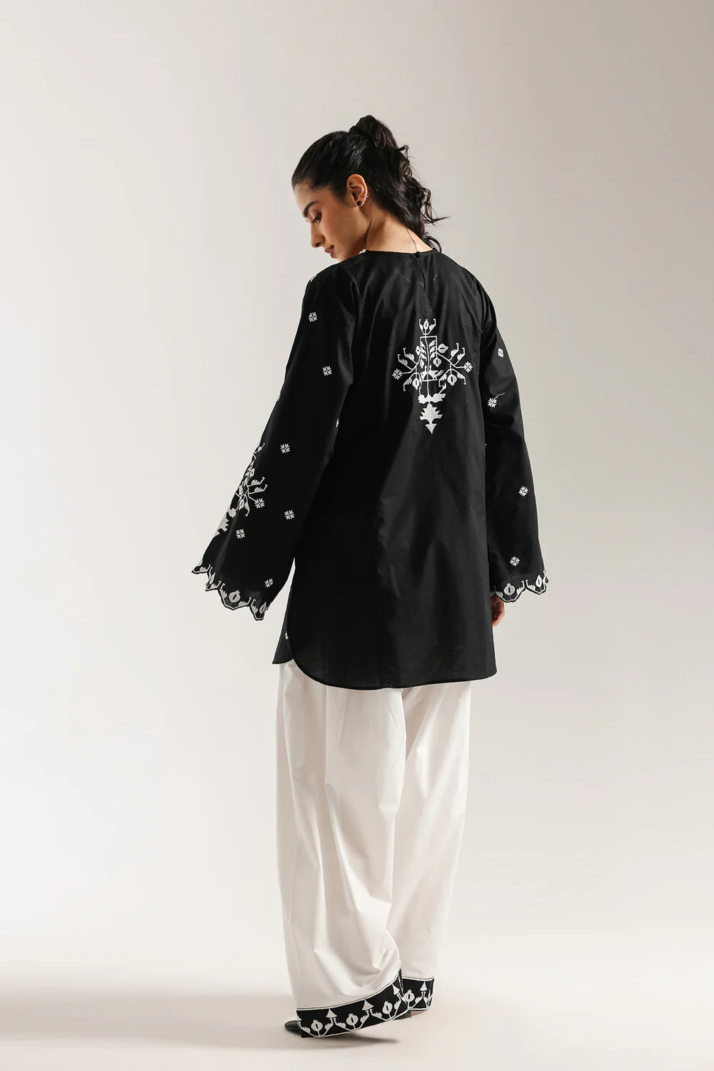 EMBROIDERED SUIT