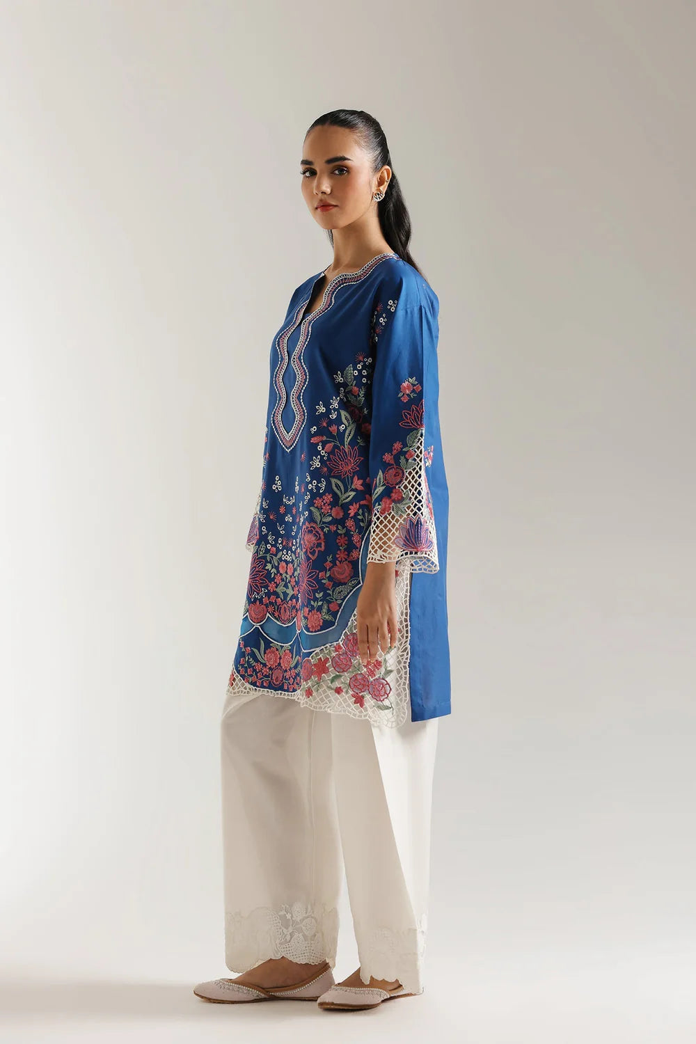 EMBROIDERED SUIT