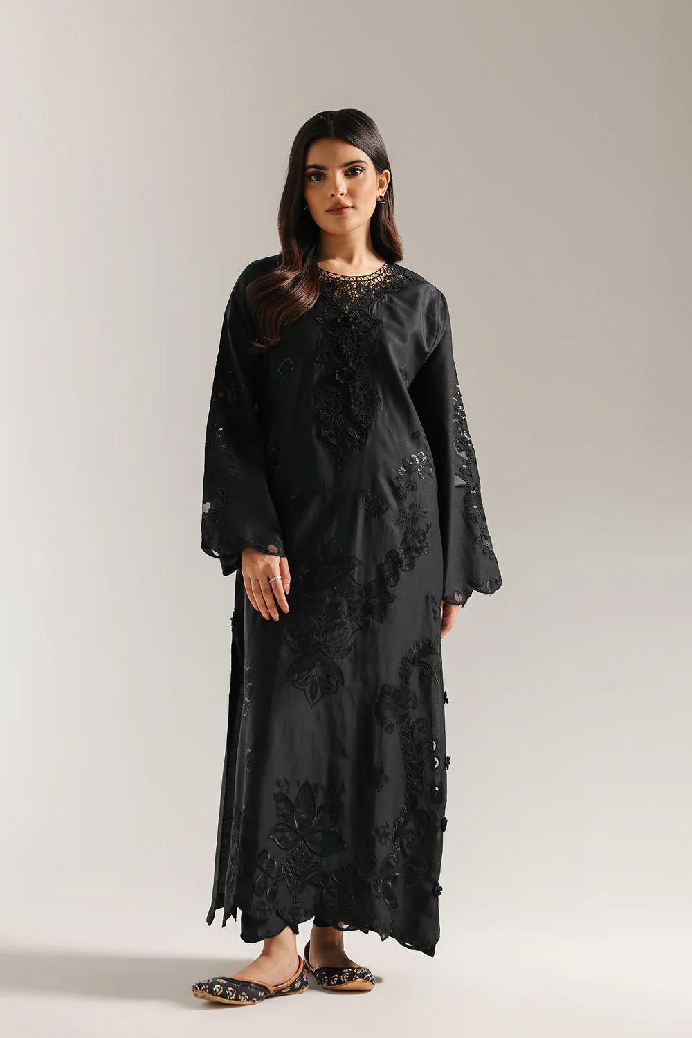 EMBROIDERED SUIT