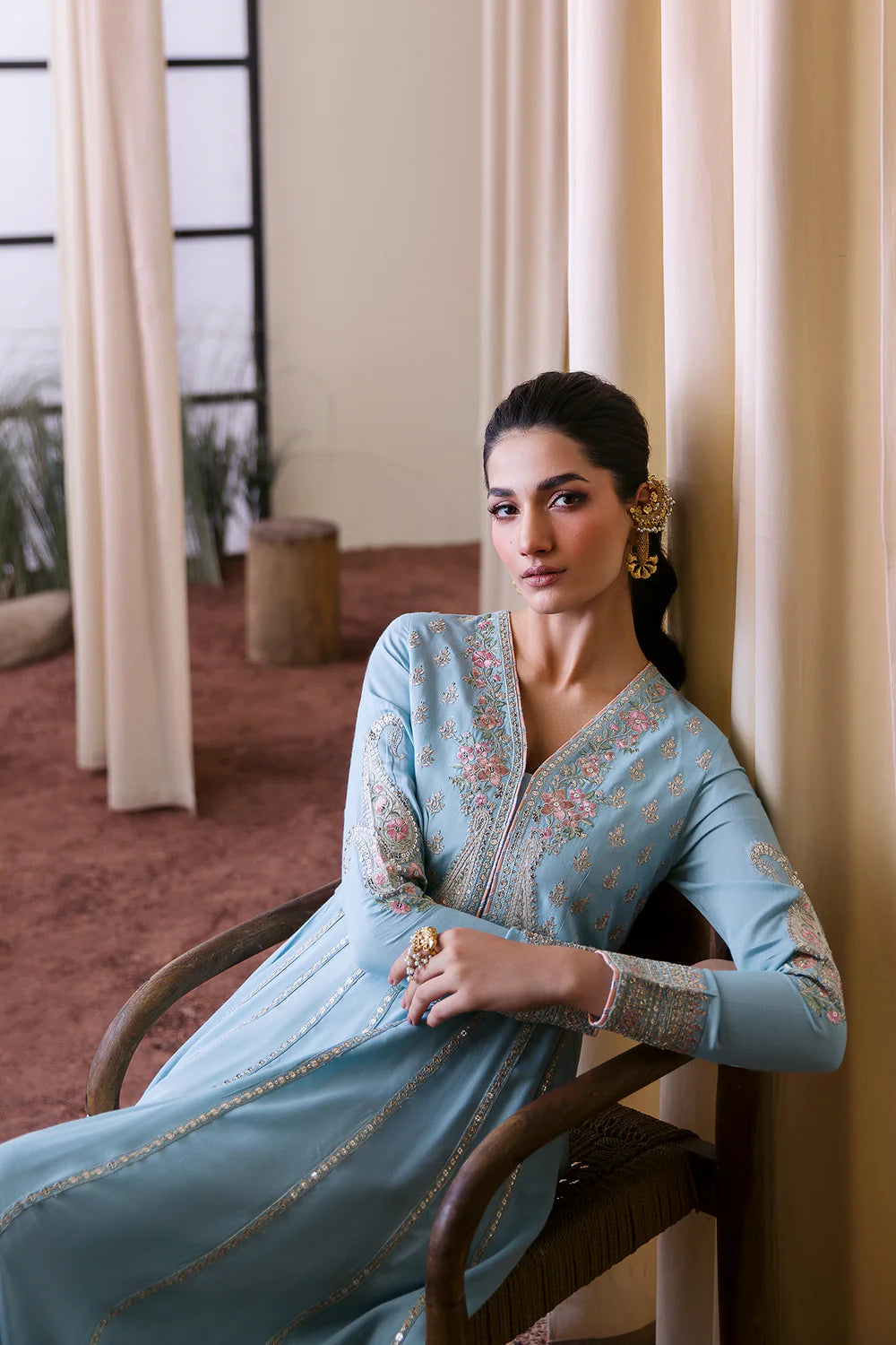 EMBROIDERED TOP